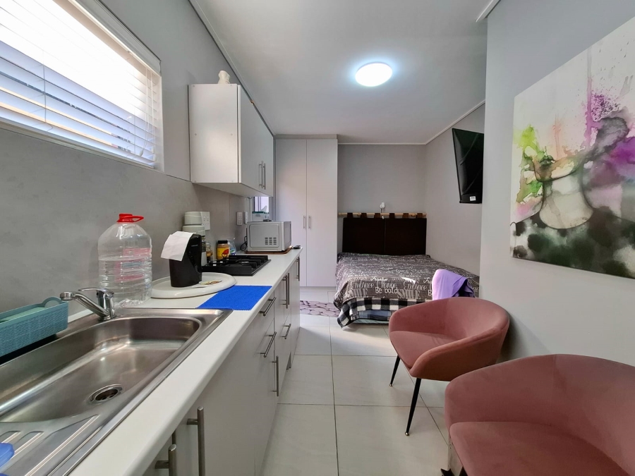 To Let 1 Bedroom Property for Rent in Monte Vista Western Cape